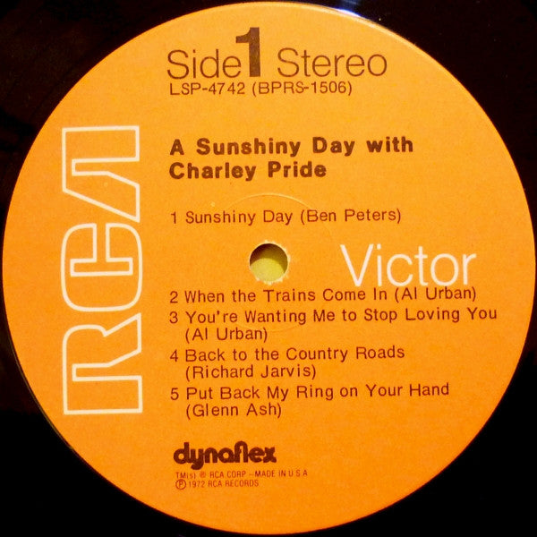 Charley Pride : A Sunshiny Day With Charley Pride (LP, Album)