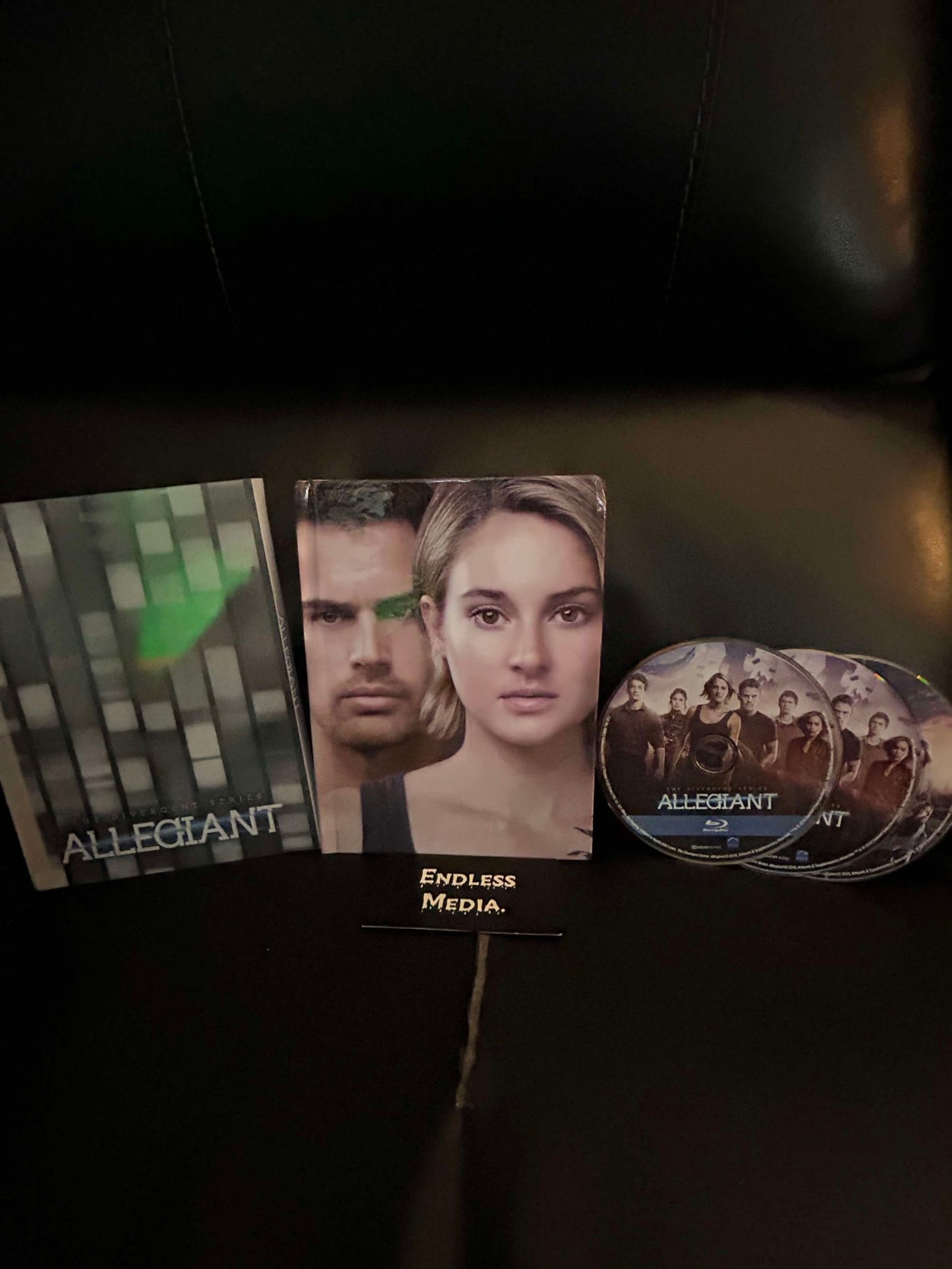 The Divergent Series: Allegiant [Deluxe Edition] [Blu-ray] (Very Good)