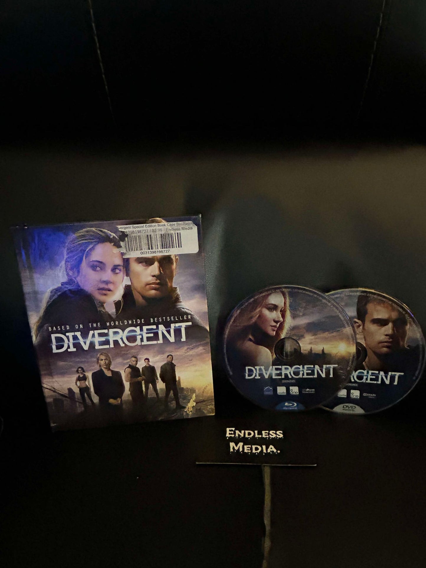 Divergent [Blu-ray] (Very Good)