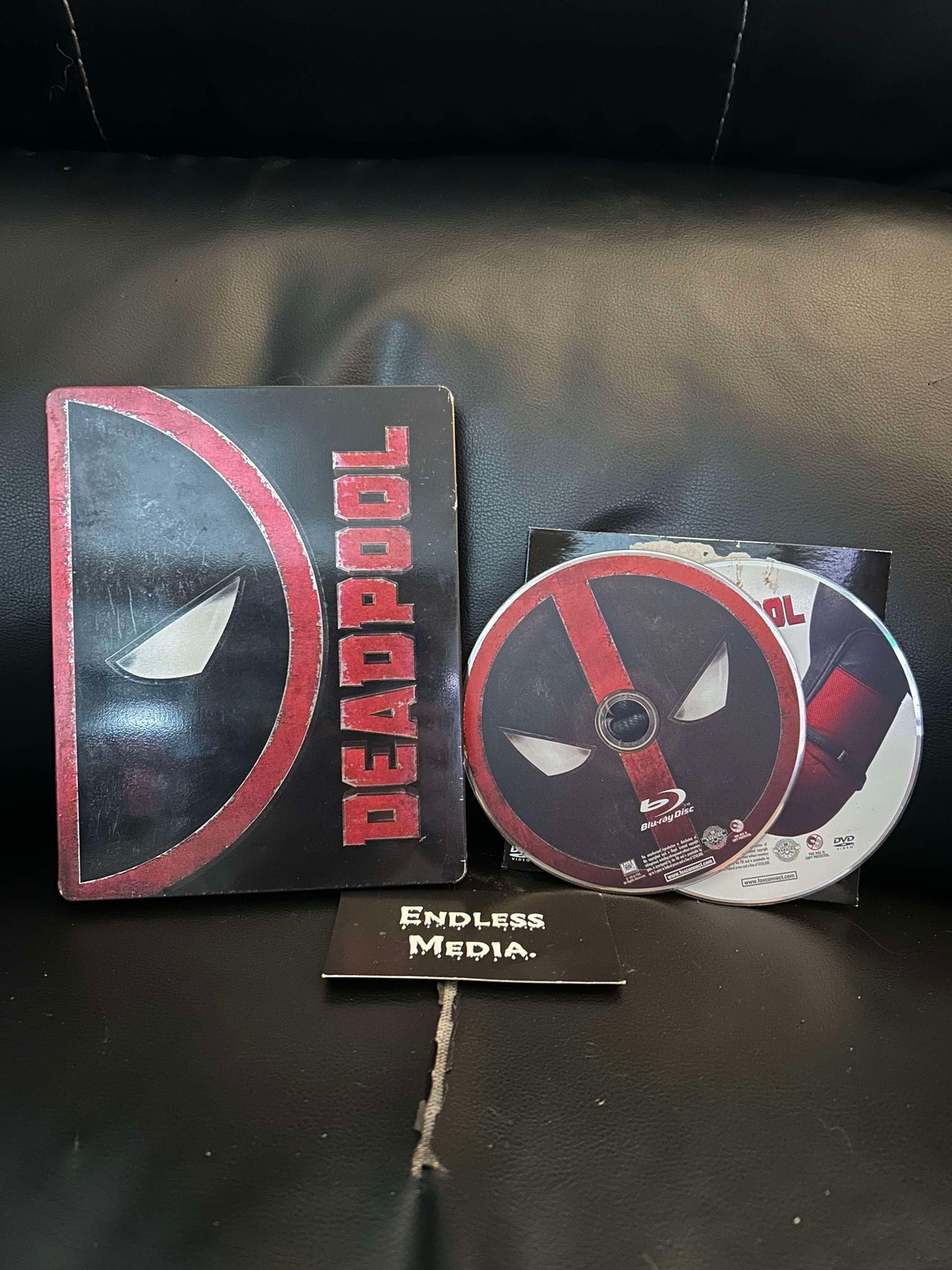 Deadpool [Steelbook] Blu-ray (Very Good)