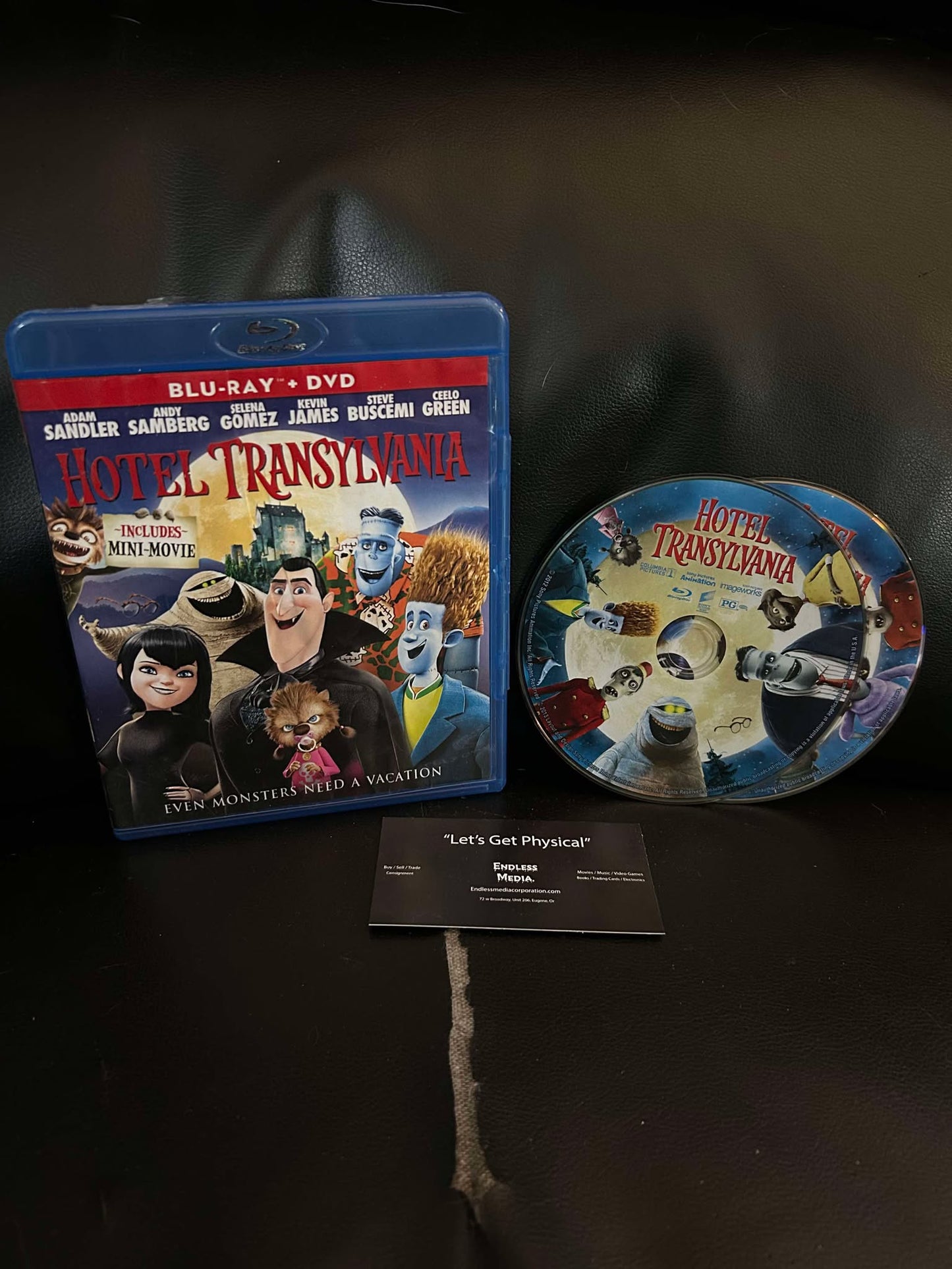 Hotel Transylvania [Blu-ray] (Very Good)