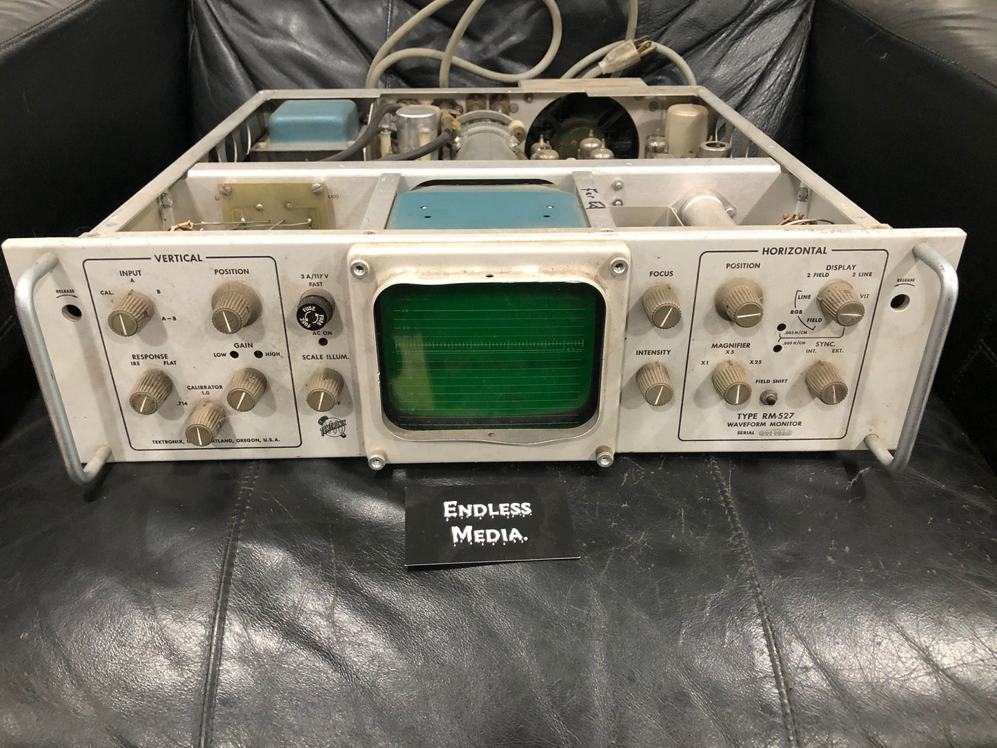 Tektronix Type RM 527 Waveform Monitor - Endless Media