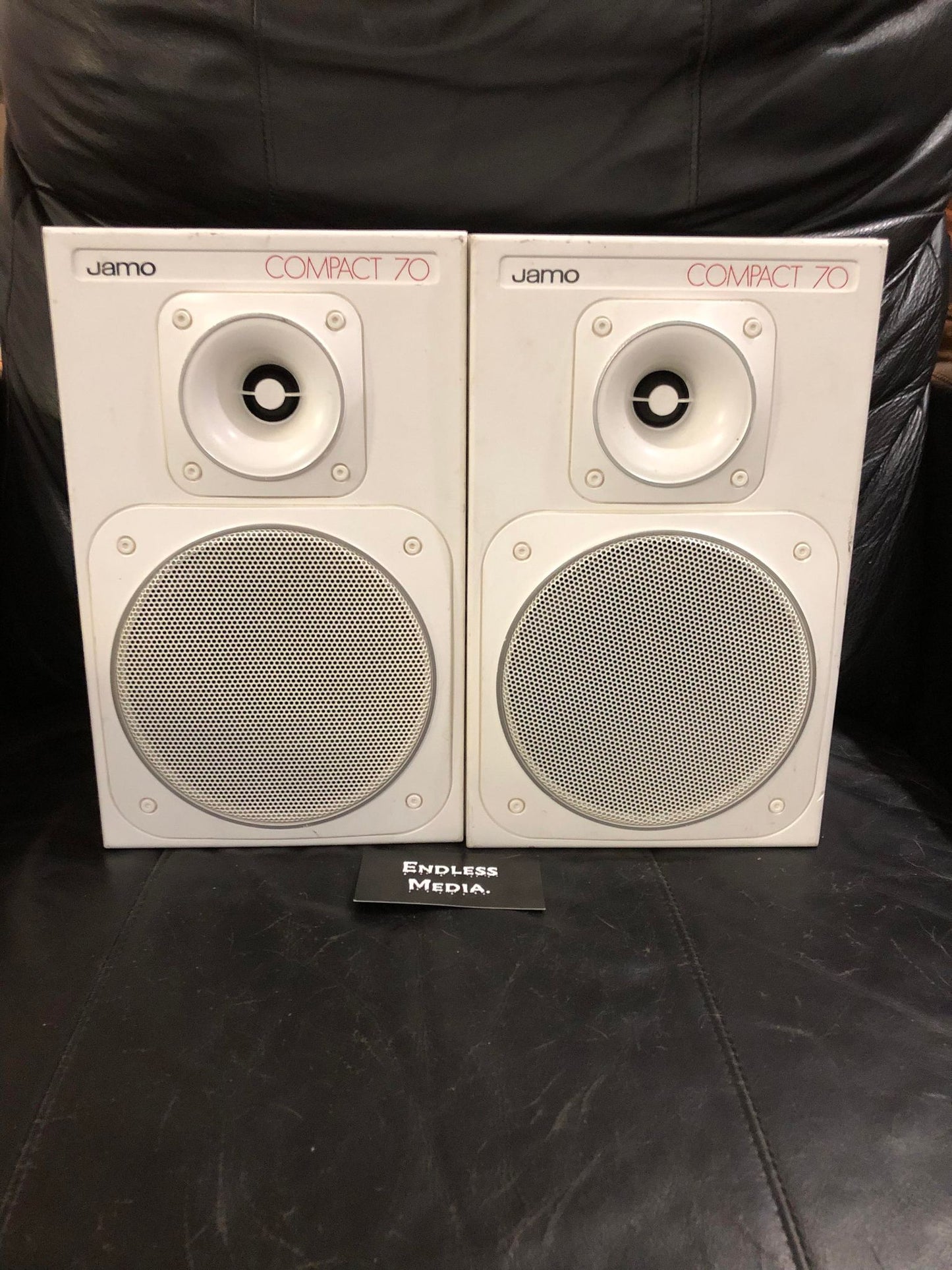 Jamo Compact 70 - White Bookshelf Speaker Pair Audiophile